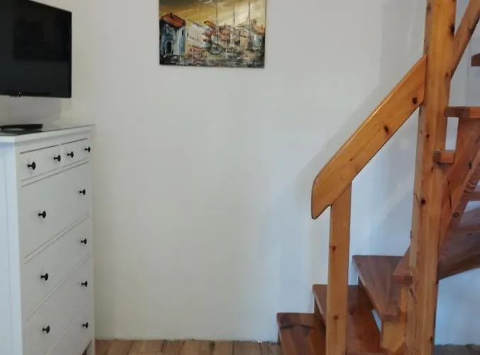 Liliomfa *